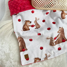 Charger l'image dans la galerie, Couverture en minky - Amis aux pommes