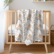 Charger l'image dans la galerie, Couverture en minky - Montagnes boho