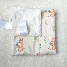 Charger l'image dans la galerie, Doudou étiquette minky/ fourrure - Kangourou