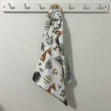 Charger l'image dans la galerie, Doudou de transport - Renard feuillages