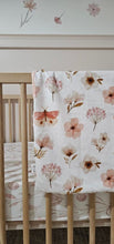 Charger l'image dans la galerie, Doudou de transport - Floral blush