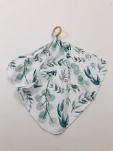 Charger l'image dans la galerie, Doudou hochet - Eucalyptus