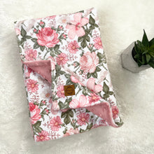 Charger l'image dans la galerie, Couverture en minky - Bloom rosée