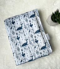 Charger l'image dans la galerie, Couverture en minky - Baleine tribal