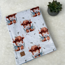 Charger l&#39;image dans la galerie, Couverture en minky - Vaches d’hiver

