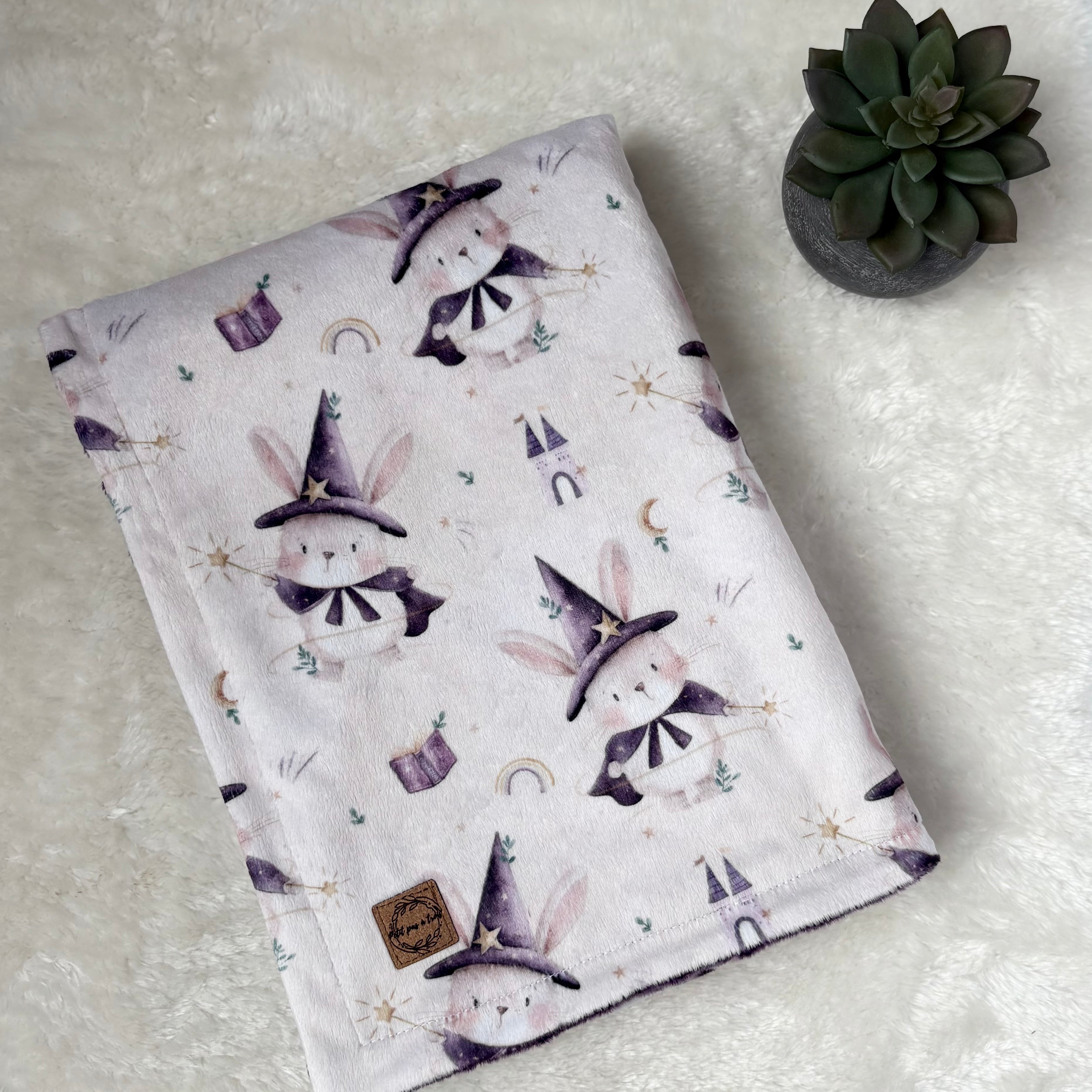 Couverture en minky - Lapine magicienne