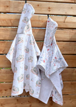 Charger l&#39;image dans la galerie, Poncho de plage pour bébé/enfant
