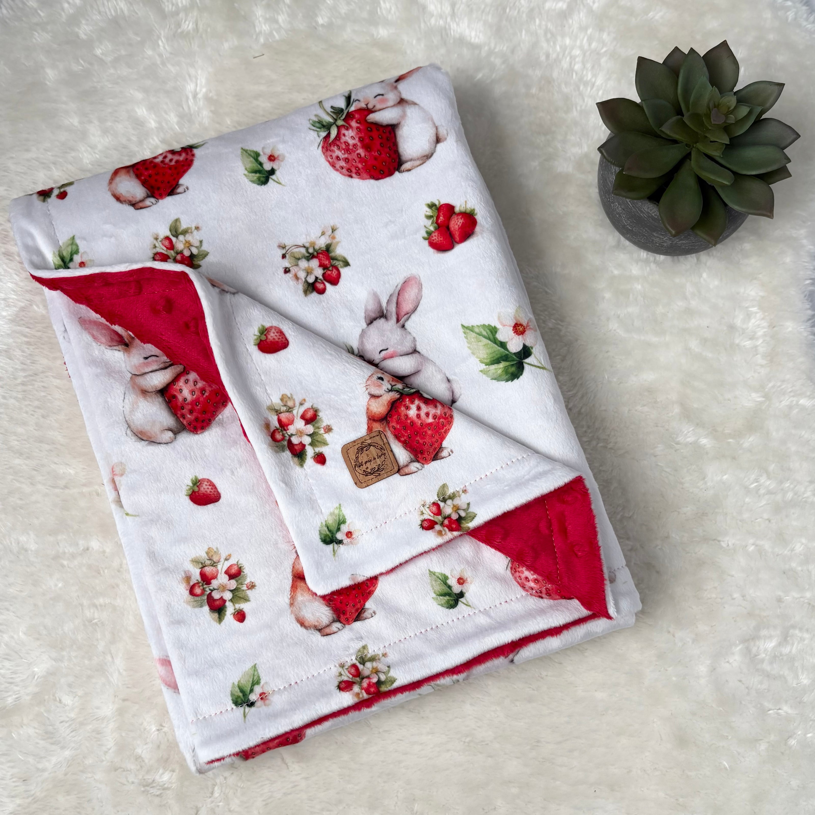 Couverture en minky - Lapins et fraises