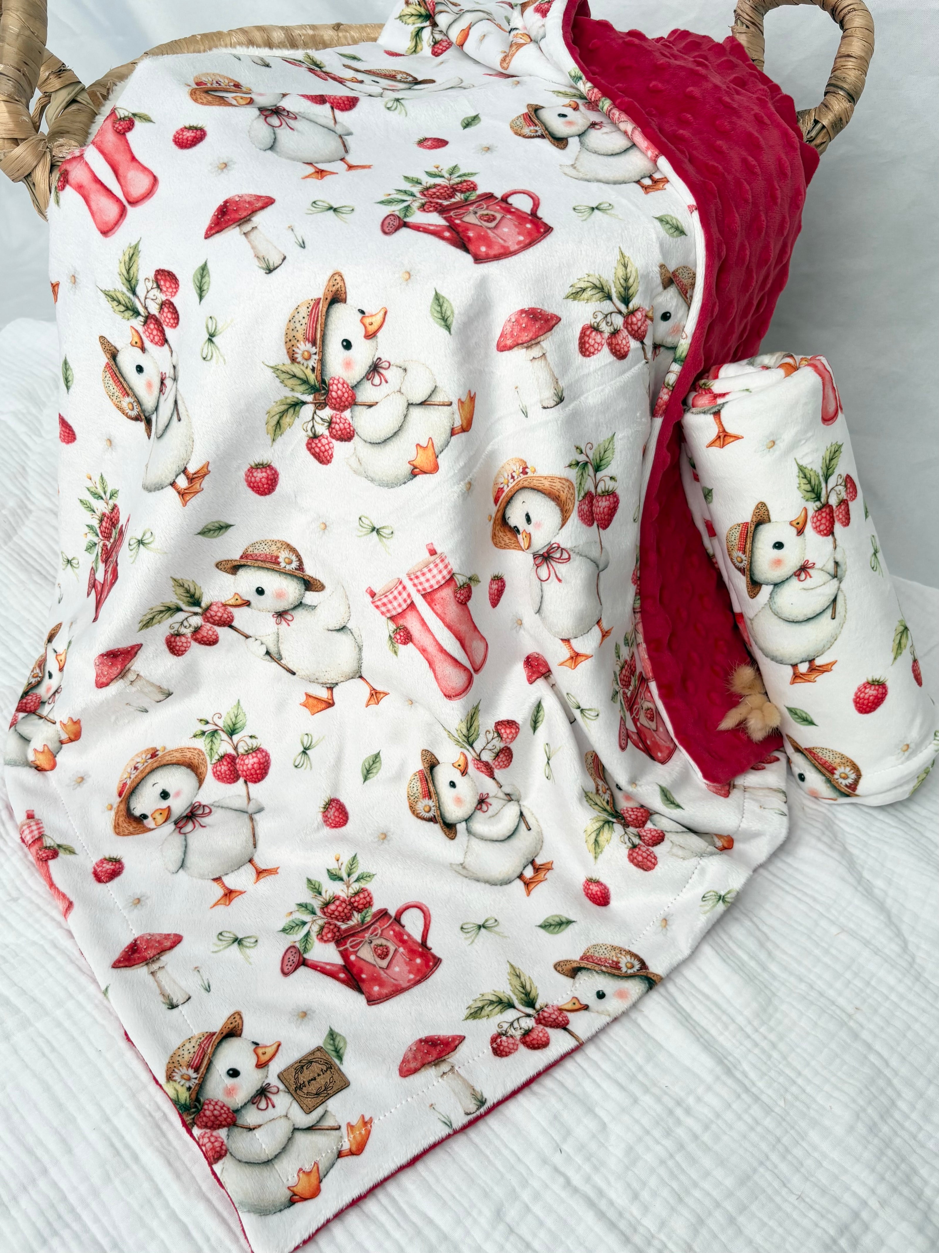 Couverture en minky - Framboises et plumes