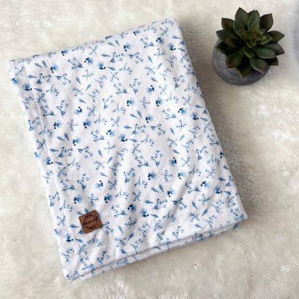 Couverture en minky - Fleurs bleues vintages
