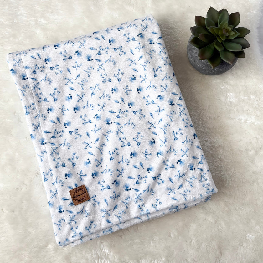 Couverture en minky - Fleurs bleues vintages