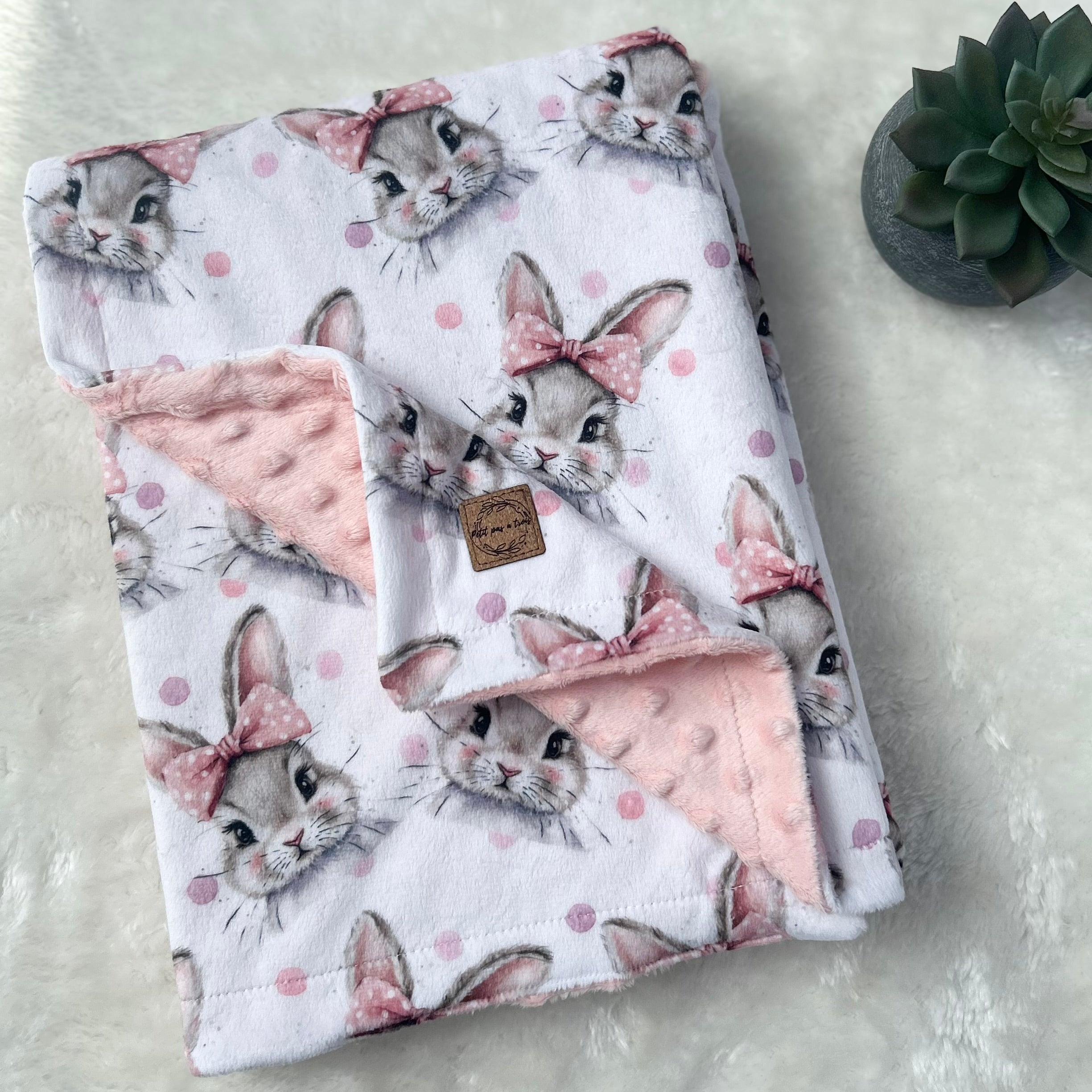 Couverture en minky - Petite lapine