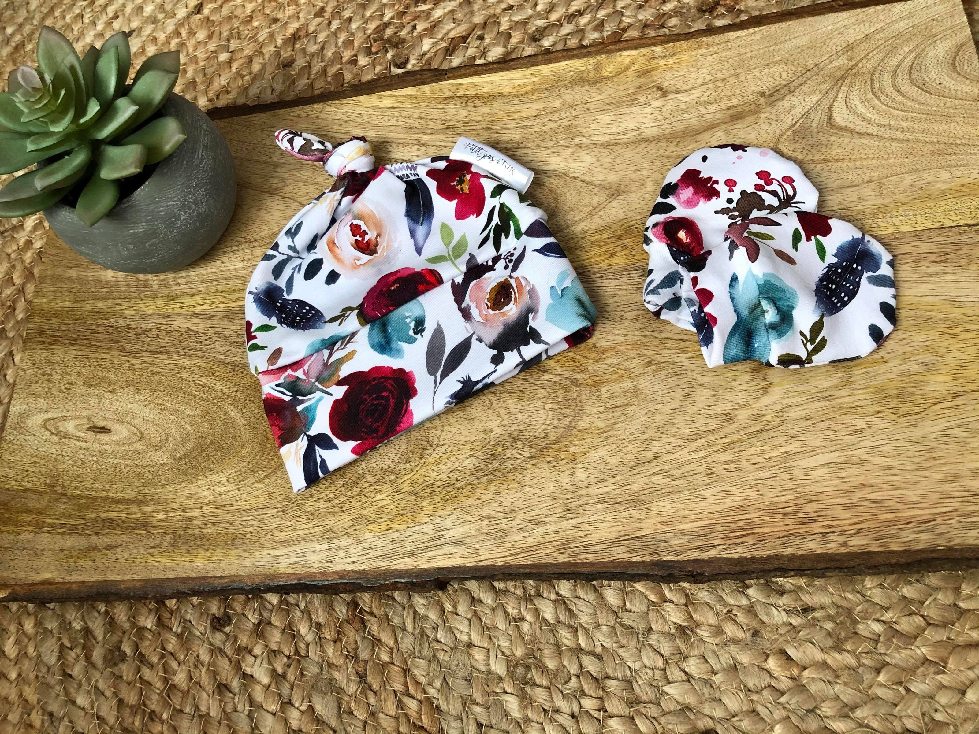 Ensemble de naissance - Fleurs bourgognes