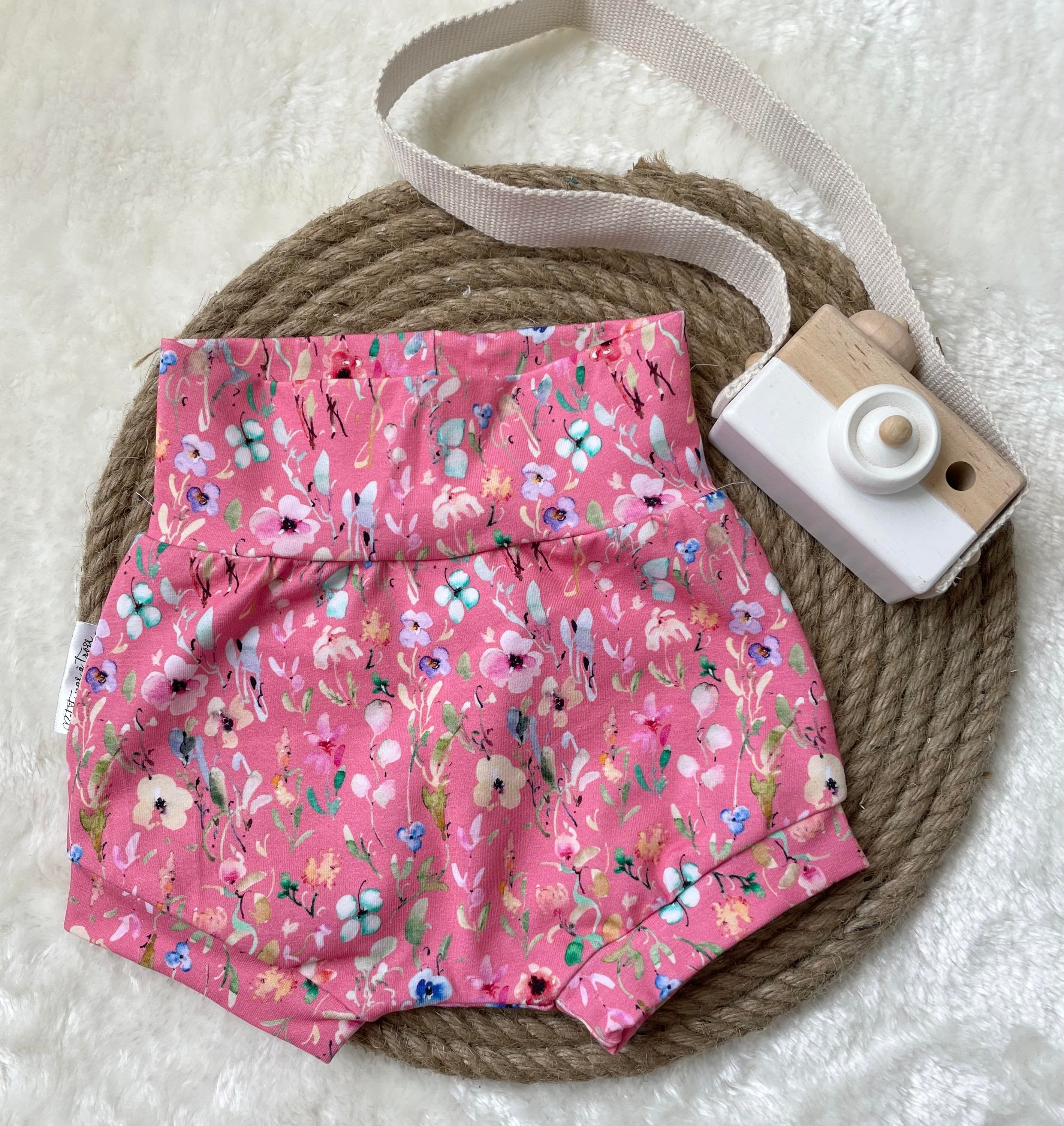 Précommande - Short évolutive - Fleurs multicolores fond rose